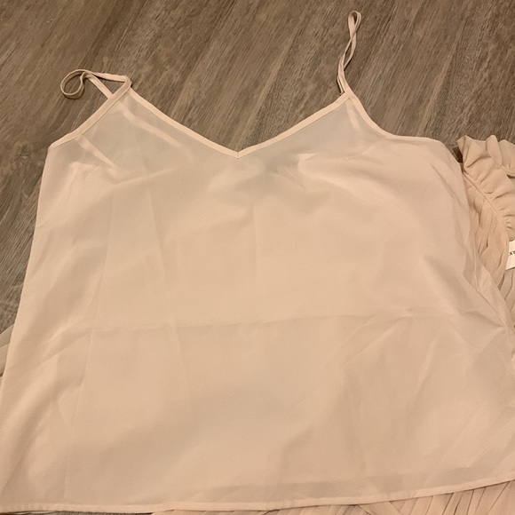Banana Republic top with matching camisole - Picture 3 of 13